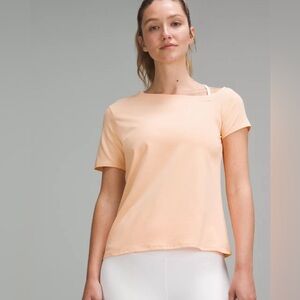 Lululemon Peach Activewear off the shoulder Top size S never worn